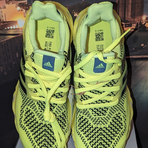 💙NIB💙 ADIDAS Ultraboost Web DNA Running Shoes - Picture 7 of 12